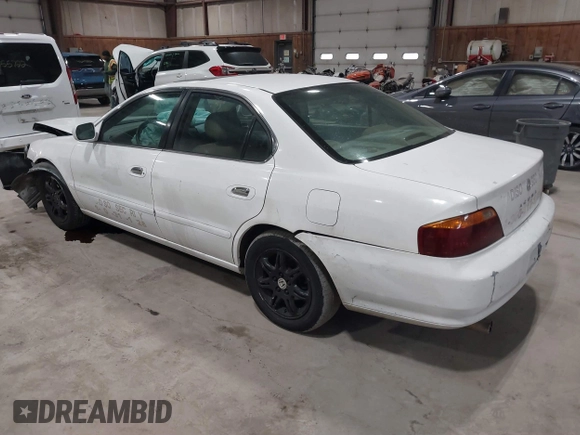 2000 Acura TL with VIN 19UUA5662YA015081, listed as a IAAI auction lot 41639430 with 133,577 mi miles. Bid and sale history available at carsss.com. Image 3.