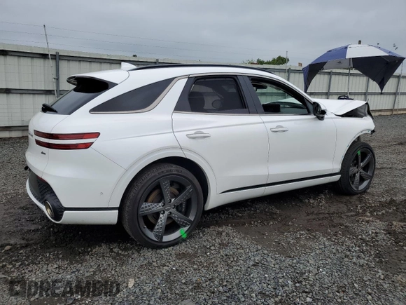 2023 Genesis GV70 2.5T with VIN KMUMADTB4PU103750, listed as a Copart auction lot 61221365 with 37,092 mi miles and Salvage title. Bid and sale history available at DreamBid. Image 3.