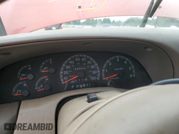 1997 Ford Expedition XLT с VIN 1FMFU18L2VLC09020, выставлен на аукционе Copart как лот 60626185 с пробегом 225 929 миль миль и Списание • Salvage title. История ставок и продаж доступна на DreamBid. Изображение 9.