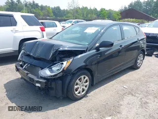 2013 Hyundai Accent GS z VIN KMHCT5AE8DU121736, wystawiony jako IAAI lot #42484416 z przebiegiem 102 830 mil mil oraz . Historia ofert i sprzedaży dostępna na DreamBid. Obrazek 2.