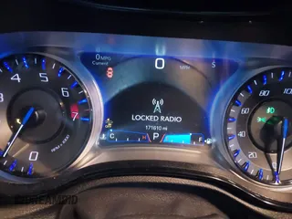 2018 Chrysler 300 S с VIN 2C3CCAGG5JH302401, выставлен на аукционе IAAI как лот 41493239 с пробегом 171 610 миль миль и . История ставок и продаж доступна на DreamBid. Изображение 7.
