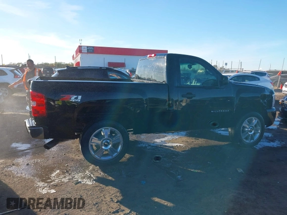 2009 Chevrolet Silverado 1500 with VIN 1GCEK24089Z112740, listed as a IAAI auction lot 40865985 with 209,446 mi miles and . Bid and sale history available at DreamBid. Image 13.