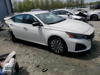 2025 Nissan Altima SV with VIN 1N4BL4DW1SN320770, listed as a Copart auction lot 53951215 with 10,813 mi miles and Salvage Title. Bid and sale history available at DreamBid. Image 4.