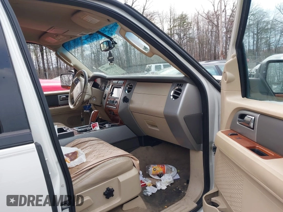2008 Ford Expedition Eddie Bauer z VIN 1FMFU17508LA48514, wystawiony jako IAAI lot #41800982 z przebiegiem 180 038 mil mil oraz . Historia ofert i sprzedaży dostępna na DreamBid. Obrazek 5.