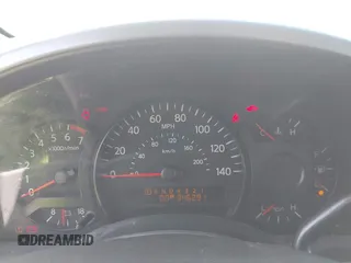 2005 Nissan Titan LE z VIN 1N6AA07BX5N505236, wystawiony jako IAAI lot #42315873 z przebiegiem 346 291 mil mil oraz . Historia ofert i sprzedaży dostępna na DreamBid. Obrazek 7.