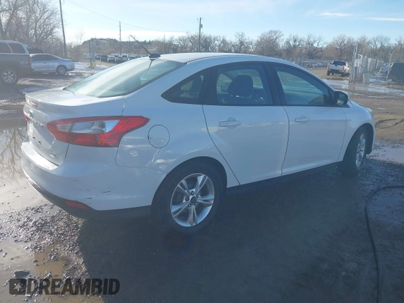 2014 Ford Focus SE with VIN 1FADP3F23EL129661, listed as a IAAI auction lot 41676155 with 183,733 mi miles. Bid and sale history available at carsss.com. Image 4.