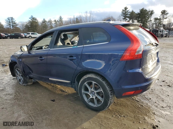 2015 Volvo XC60 T6 Platinum with VIN YV4902RVXF2705058, listed as a Copart auction lot 43627335 with 84,406 mi miles and Salvage Title. Bid and sale history available at carsss.com. Image 2.