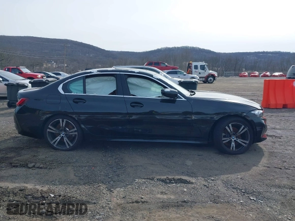 2024 BMW 3 Series 330i xDrive with VIN 3MW89FF04R8E03630, listed as a IAAI auction lot 40983630 with 15,462 mi miles. Bid and sale history available at carsss.com. Image 13.