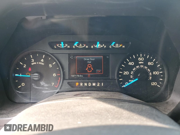 2017 Ford F-150 XL с VIN 1FTEW1CP6HKE14581, выставлен на аукционе Copart как лот 51011045 с пробегом 187 178 миль миль и Списание • Salvage title. История ставок и продаж доступна на DreamBid. Изображение 9.