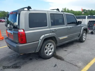 2007 Jeep Commander Limited with VIN 1J8HH58297C636318, listed as a IAAI auction lot 42105138 with 149,972 mi miles. Bid and sale history available at carsss.com. Image 4.