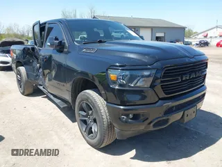 2021 Ram 1500 Big Horn z VIN 1C6SRFBT8MN728741, wystawiony jako IAAI lot #42130681 z przebiegiem 51 340 mil mil oraz . Historia ofert i sprzedaży dostępna na DreamBid. Obrazek 1.