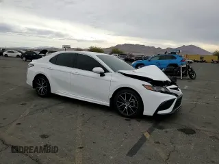 2024 Toyota Camry SE with VIN 4T1G11AK3RU844763, listed as a Copart auction lot 86654084 with 9,822 mi miles and Salvage Title. Bid and sale history available at carsss.com. Image 10.