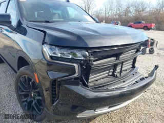 2024 Chevrolet Suburban High Country with VIN 1GNSKGKL3RR235642, listed as a IAAI auction lot 41486610 with 963 mi miles. Bid and sale history available at carsss.com. Image 19.
