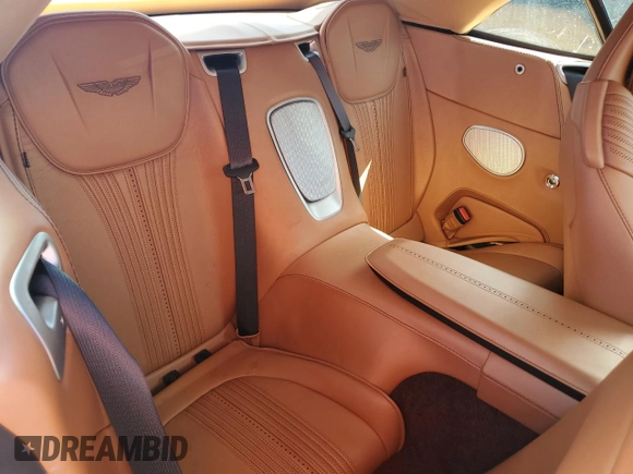 2019 Aston Martin DB11 z VIN SCFRMFCW9KGM05896, wystawiony jako Copart lot #78158154 z przebiegiem Nie podano mil oraz Nie do naprawy. Historia ofert i sprzedaży dostępna na DreamBid. Obrazek 10.