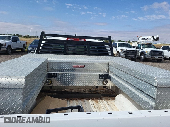 2011 Toyota Tundra with VIN 5TFUY5F1XBX198815, listed as a IAAI auction lot 42571444 with 281,114 mi miles and . Bid and sale history available at DreamBid. Image 32.