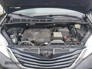 2017 Toyota Sienna LE z VIN 5TDJZ3DC5HS160965, wystawiony jako IAAI lot #42310690 z przebiegiem 142 274 mil mil oraz . Historia ofert i sprzedaży dostępna na DreamBid. Obrazek 10.
