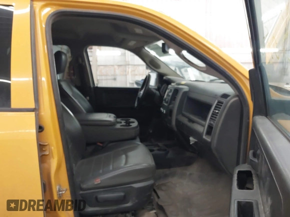 2018 Ram 2500 Tradesman with VIN 3C6TR5CT3JG215446, listed as a IAAI auction lot 42516938 with 37,886 mi miles and . Bid and sale history available at DreamBid. Image 5.