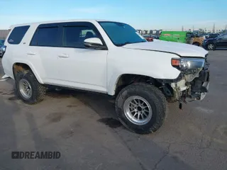 2019 Toyota 4Runner SR5 с VIN JTEBU5JR8K5644399, выставлен на аукционе IAAI как лот 41624766 с пробегом 131 285 миль миль и . История ставок и продаж доступна на DreamBid. Изображение 1.