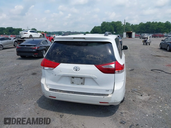 2014 Toyota Sienna LE AAS с VIN 5TDKK3DC9ES496428, выставлен на аукционе IAAI как лот 42623561 с пробегом 432 867 миль миль и . История ставок и продаж доступна на DreamBid. Изображение 16.