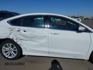 2015 Chrysler 200 Limited z VIN 1C3CCCAB7FN752316, wystawiony jako IAAI lot #42105851 z przebiegiem 126 185 mil mil oraz . Historia ofert i sprzedaży dostępna na DreamBid. Obrazek 13.