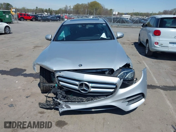 2018 Mercedes-Benz E-Class E 300 with VIN WDDZF4JB0JA472648, listed as a IAAI auction lot 41843995 with 128,590 mi miles. Bid and sale history available at carsss.com. Image 12.