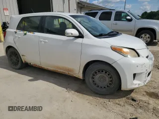 2008 Scion xD z VIN JTKKU10498J019764, wystawiony jako Copart lot #58905765 z przebiegiem Nie podano mil oraz Tytuł czysty. Historia ofert i sprzedaży dostępna na DreamBid. Obrazek 4.