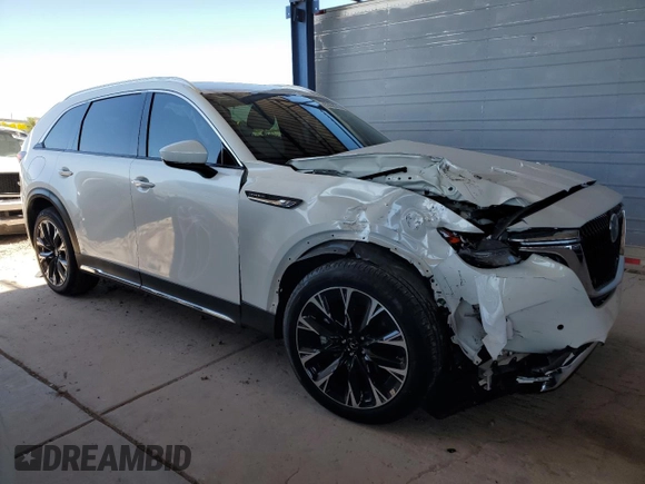 2024 Mazda CX-90 Premium Plus z VIN JM3KKEHA7R1134208, wystawiony jako Copart lot #53838335 z przebiegiem 5 622 mil mil oraz Szkoda całkowita • Salvage title. Historia ofert i sprzedaży dostępna na DreamBid. Obrazek 4.