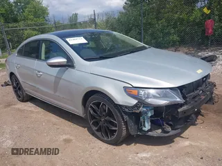 2010 Volkswagen CC Luxury z VIN WVWHL7ANXAE520241, wystawiony jako IAAI lot #42469715 z przebiegiem 83 614 mil mil oraz . Historia ofert i sprzedaży dostępna na DreamBid. Obrazek 1.