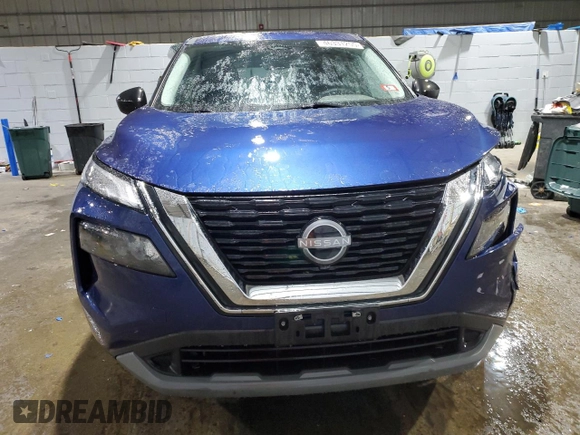 2022 Nissan Rogue S z VIN 5N1BT3AB4NC685705, wystawiony jako Copart lot #46331255 z przebiegiem 48 455 mil mil oraz Szkoda całkowita • Salvage title. Historia ofert i sprzedaży dostępna na DreamBid. Obrazek 5.