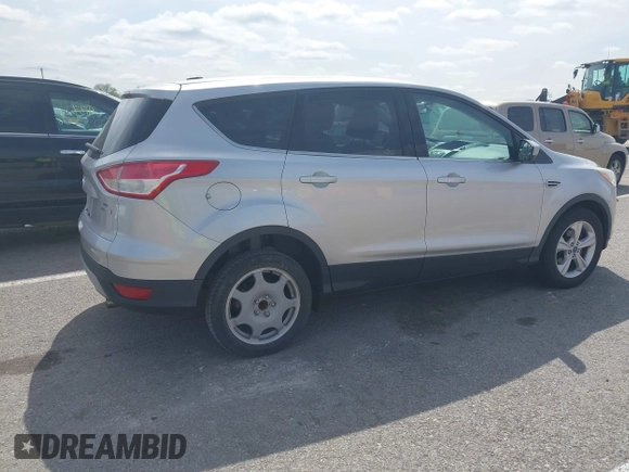 2013 Ford Escape SE with VIN 1FMCU0GX7DUB76154, listed as a IAAI auction lot 41926246 with 60,607 mi miles. Bid and sale history available at carsss.com. Image 4.