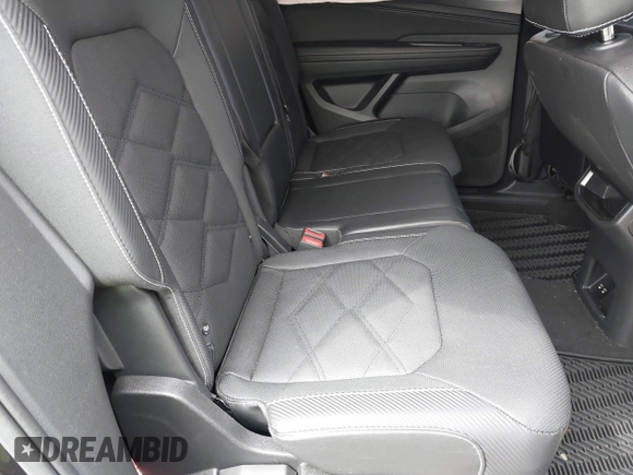 2024 Volkswagen Atlas SE with VIN 1V2KE2CA7RC228100, listed as a IAAI auction lot 42007768 with 27,956 mi miles and . Bid and sale history available at DreamBid. Image 8.