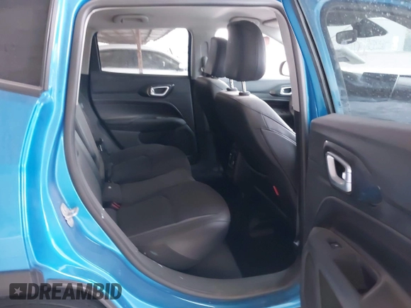 2022 Jeep Compass Trailhawk z VIN 3C4NJDDB6NT162831, wystawiony jako IAAI lot #41950418 z przebiegiem 34 762 mil mil oraz . Historia ofert i sprzedaży dostępna na DreamBid. Obrazek 8.
