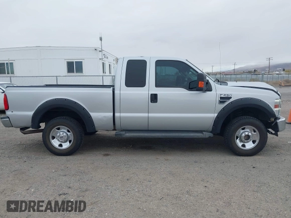 2008 Ford Super Duty F-250 SRW XL with VIN 1FTSX21548EA50876, listed as a IAAI auction lot 41540247 with 263,132 mi miles. Bid and sale history available at carsss.com. Image 13.