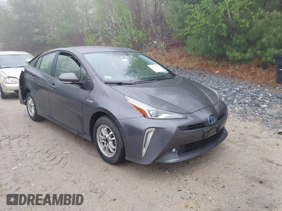 2021 Toyota Prius LE z VIN JTDL9MFU5M3023704, wystawiony jako IAAI lot #42190887 z przebiegiem 45 711 mil mil oraz . Historia ofert i sprzedaży dostępna na DreamBid. Obrazek 1.