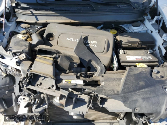 2018 Jeep Cherokee Latitude z VIN 1C4PJLCB4JD558826, wystawiony jako Copart lot #57898555 z przebiegiem 112 498 mil mil oraz Szkoda całkowita • Salvage title. Historia ofert i sprzedaży dostępna na DreamBid. Obrazek 11.