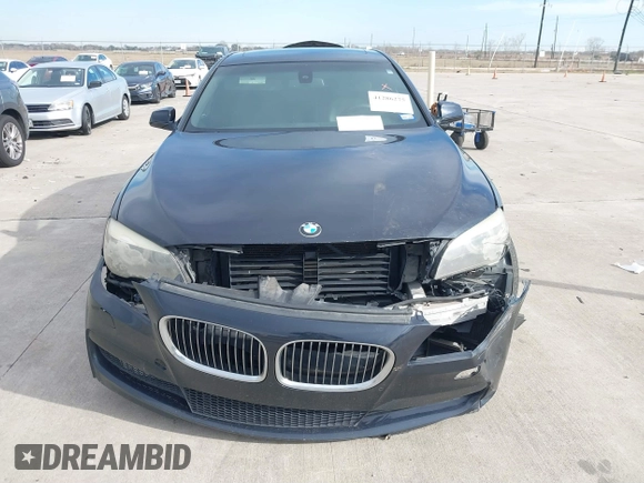 2012 BMW 7 Series 750Li with VIN WBAKB8C50CC963330, listed as a IAAI auction lot 41286275 with 186,335 mi miles. Bid and sale history available at carsss.com. Image 12.