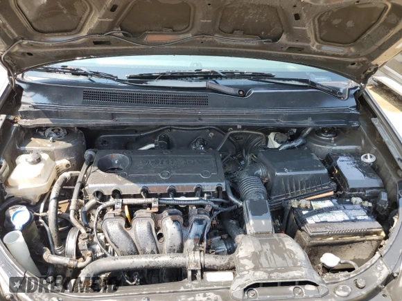 2009 Kia Rondo LX Base with VIN KNAFG528697266422, listed as a Copart auction lot 65730474 with 175,649 mi miles and Non Repairable. Bid and sale history available at carsss.com. Image 12.