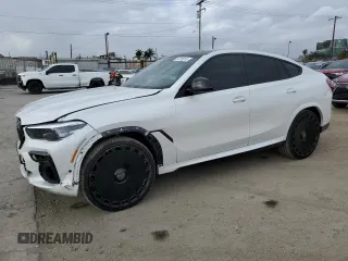 2022 BMW X6 M50i z VIN 5UXCY8C0XN9M57786, wystawiony jako Copart lot #54755315 z przebiegiem 61 065 mil mil oraz Tytuł czysty. Historia ofert i sprzedaży dostępna na DreamBid. Obrazek 1.