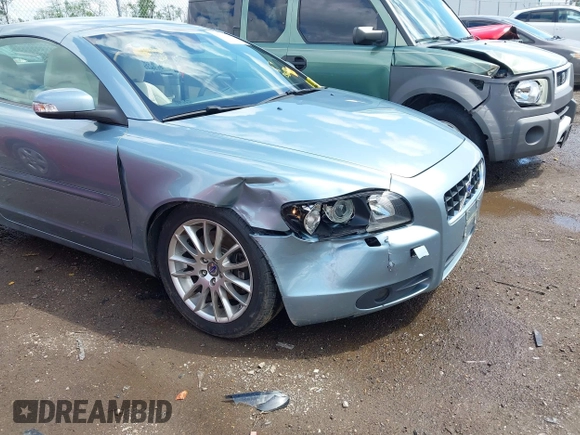 2008 Volvo C70 z VIN YV1MC67208J057706, wystawiony jako IAAI lot #42190498 z przebiegiem 158 652 mil mil oraz . Historia ofert i sprzedaży dostępna na DreamBid. Obrazek 6.
