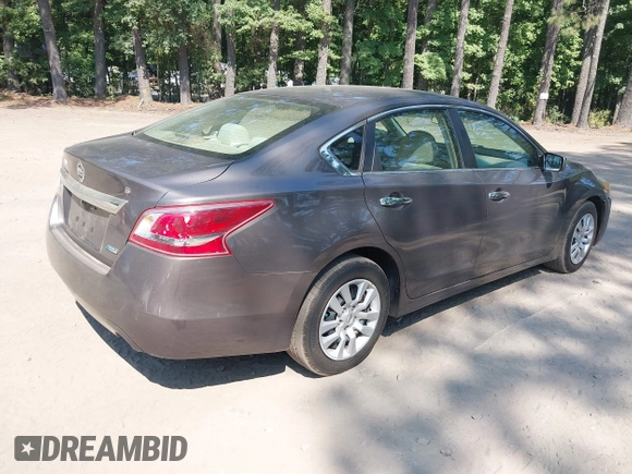 2013 Nissan Altima SV with VIN 1N4AL3AP0DC292204, listed as a IAAI auction lot 42844510 with 173,596 mi miles and . Bid and sale history available at DreamBid. Image 4.