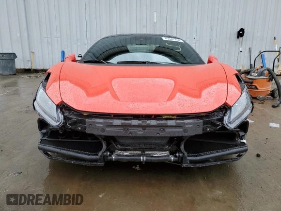 2020 Ferrari F8 z VIN ZFF92LLAXL0252707, wystawiony jako Copart lot #43547204 z przebiegiem 4092 mil mil oraz . Historia ofert i sprzedaży dostępna na DreamBid. Obrazek 5.