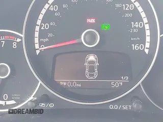 2016 Volkswagen Beetle SE с VIN 3VWJ17AT3GM606917, выставлен на аукционе IAAI как лот 41728053 с пробегом Не указан миль и . История ставок и продаж доступна на DreamBid. Изображение 15.