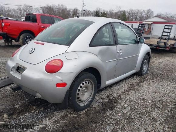 1999 Volkswagen New Beetle GLS with VIN 3VWCC21C7XM424921, listed as a IAAI auction lot 41500148 with NaN miles. Bid and sale history available at carsss.com. Image 4.