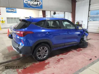 2021 Kia Seltos LX with VIN KNDEPCAA6M7121185, listed as a Copart auction lot 49608255 with 64,896 mi miles and Salvage Title. Bid and sale history available at DreamBid. Image 3.