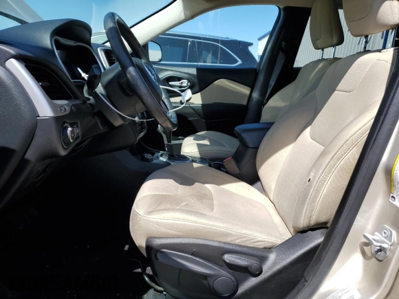 2015 Jeep Cherokee Latitude with VIN 1C4PJMCS2FW642399, listed as a Copart auction lot 54960075 with 125,168 mi miles and Non Repairable. Bid and sale history available at DreamBid. Image 7.