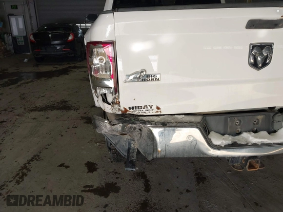 2018 Ram 2500 Big Horn with VIN 3C6UR5DL5JG126920, listed as a IAAI auction lot 41589711 with 111,213 mi miles. Bid and sale history available at carsss.com. Image 19.