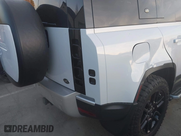 2021 Land Rover Defender SE with VIN SALEP7RU7M2042216, listed as a IAAI auction lot 41596950 with 80,456 mi miles and . Bid and sale history available at DreamBid. Image 17.