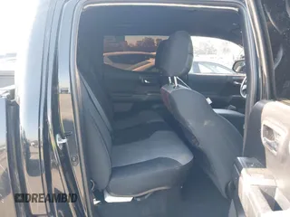 2019 Toyota Tacoma SR z VIN 5TFCZ5AN9KX199814, wystawiony jako IAAI lot #41841821 z przebiegiem 69 276 mil mil oraz . Historia ofert i sprzedaży dostępna na DreamBid. Obrazek 8.