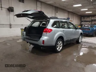 2014 Subaru Outback 2.5i with VIN 4S4BRCAC0E3322986, listed as a IAAI auction lot 41813358 with 96,936 mi miles. Bid and sale history available at carsss.com. Image 4.