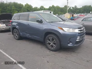 2018 Toyota Highlander LE с VIN 5TDBZRFH8JS875311, выставлен на аукционе IAAI как лот 42673189 с пробегом 180 025 миль миль и . История ставок и продаж доступна на DreamBid. Изображение 1.